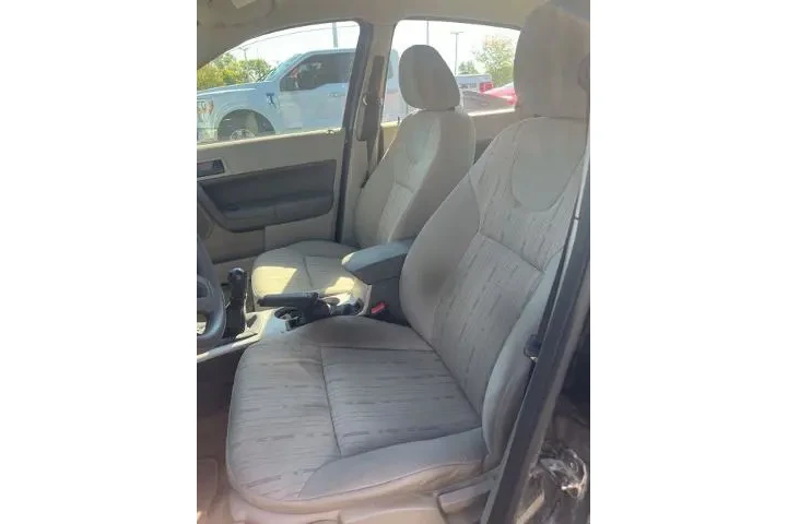 $3730 : Ford Focus 2009 SE 4dr Sedan image 8