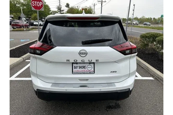 $27231 : Nissan Rogue 2026 AWD SV 4dr image 6