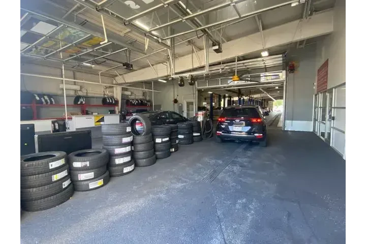 $18833 : Kia Forte 2023 LX 4dr Sedan image 8