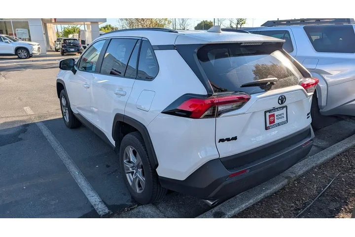$32990 : 2024 RAV4 XLE image 10
