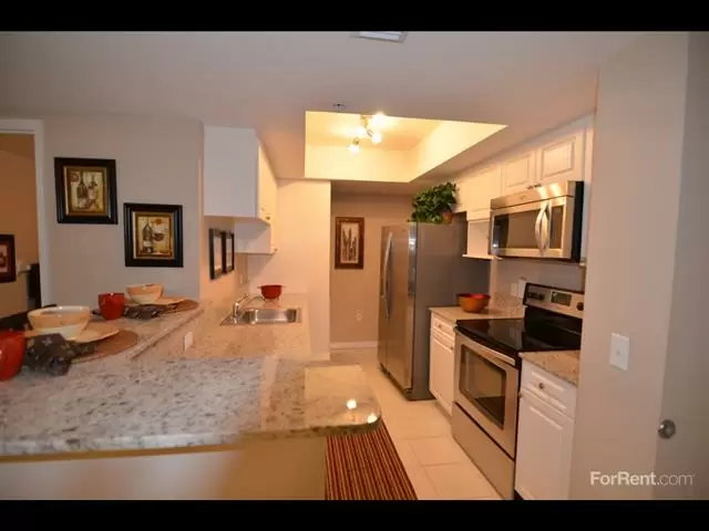 $2650 : MIAMI LAKES.  Facil Renta image 3
