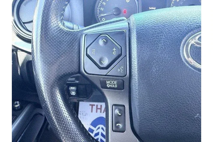 $28913 : Toyota Tacoma 2017 4x4 TRD O image 10