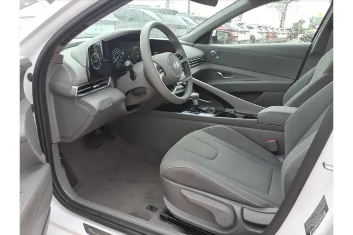 $26990 : Hyundai ELANTRA Hybrid 2024 image 6