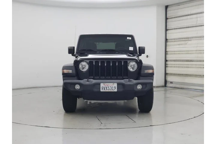 $27998 : Jeep Wrangler 2021 4x4 Islan image 5