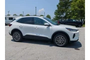 $27391 : Ford Escape Plug-In Hybrid 2 thumbnail