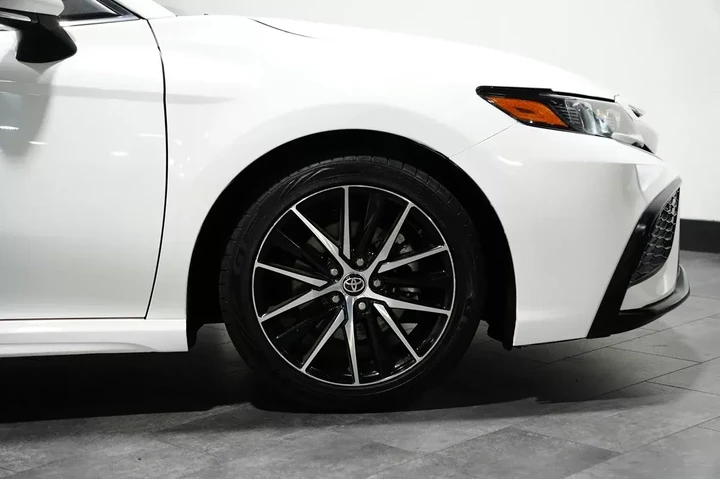 $21075 : 2023 Camry image 5