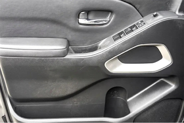 $28991 : Nissan Frontier 2022 4x4 SV image 10