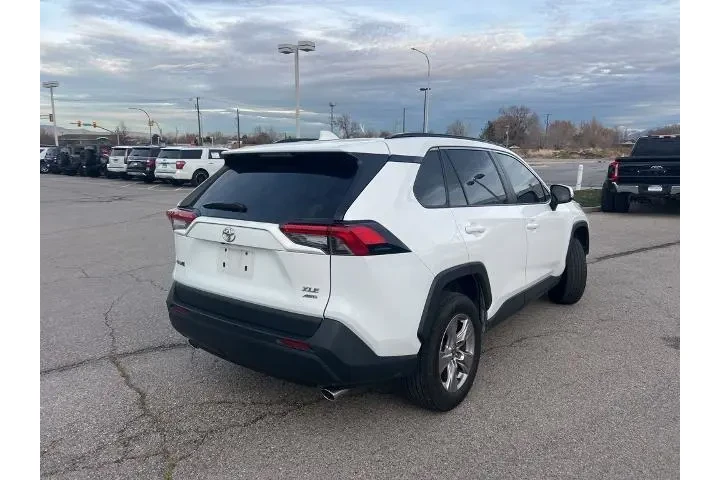 $23898 : Toyota RAV4 2023 AWD XLE 4dr image 5