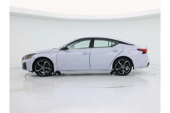 $23998 : Nissan Altima 2023 2.5 SR 4d image 3
