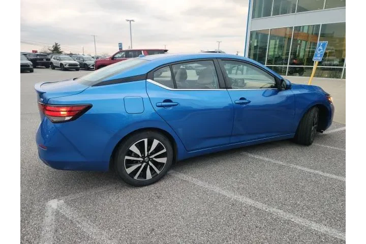 $19594 : Nissan Sentra 2023 SV 4dr Se image 6