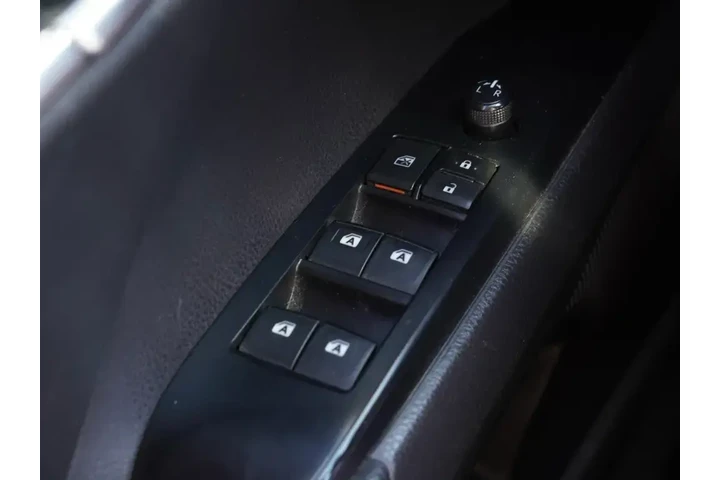 $15701 : Toyota Camry 2020 SE 4dr Sed image 10