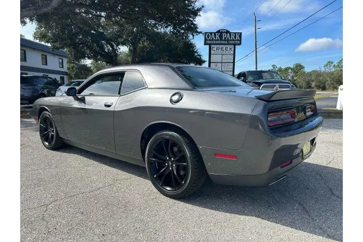 $14950 : Dodge Challenger 2018 SXT Pl image 7
