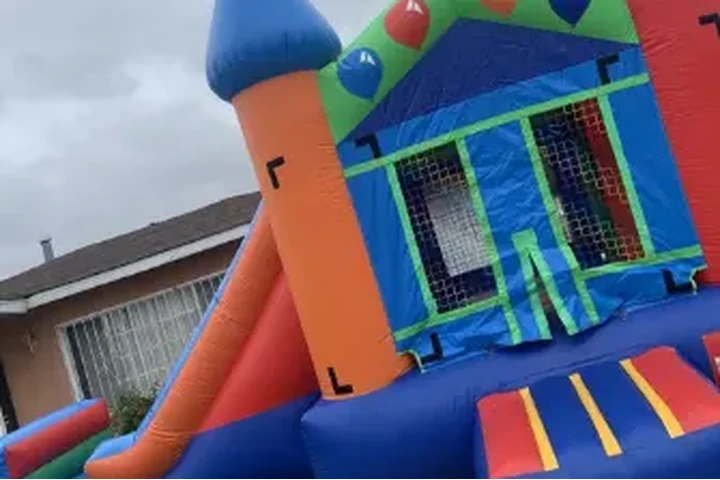 SILLAS Y MESAS DE RENTA image 5