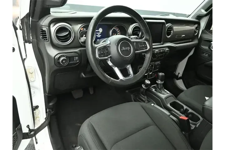 $34695 : Jeep Wrangler 2023 4x4 Sahar image 9