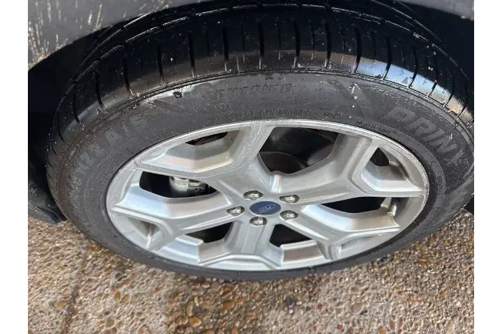 $15083 : Ford Escape 2019 Titanium 4d image 2