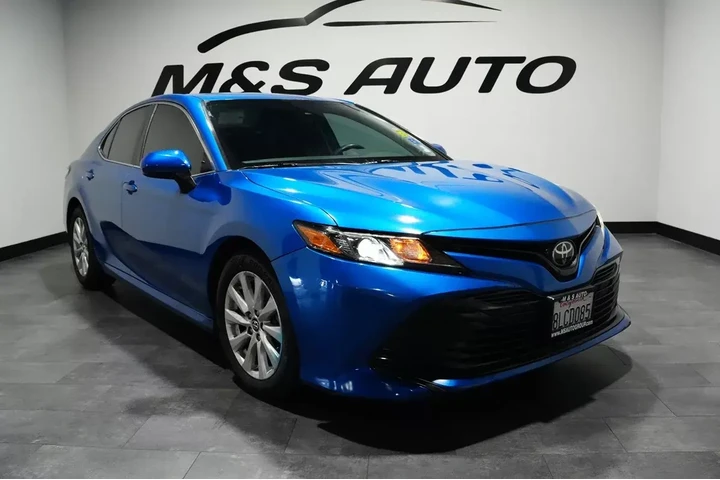 $18555 : 2019 Camry image 6