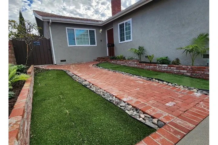 $2050 : Jan/Feb MOVE ASAP + utilities image 2