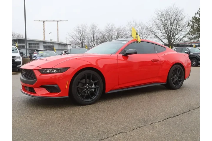 $28990 : Ford Mustang 2024 EcoBoost 2 image 3