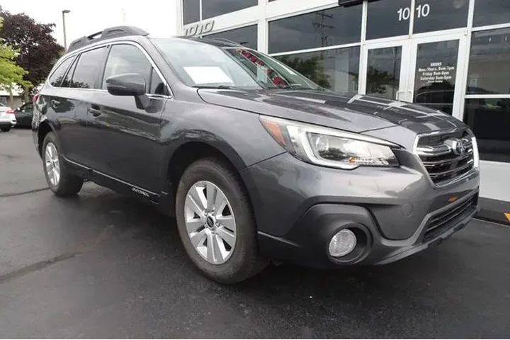$18999 : 2019 Outback image 2