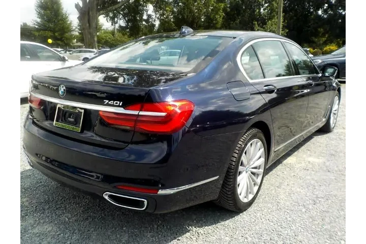$21956 : 2019 7-Series 740i xDrive image 5