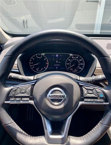 $9900 : 2020 Nissan Altima SL image 7