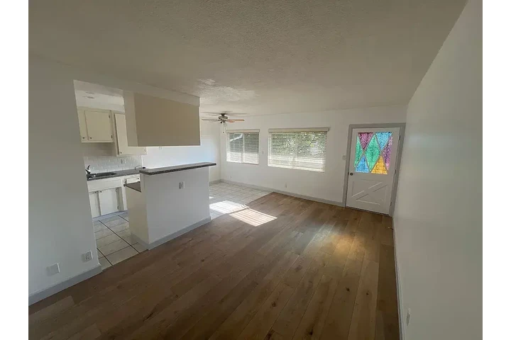 $1700 : This house is available image 7