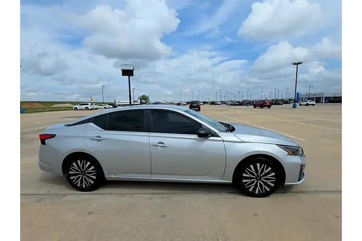 $26991 : Nissan Altima 2024 2.5 SV 4d image 5