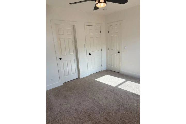 $2400 : Beautiful 3 bedroom home in LA image 7