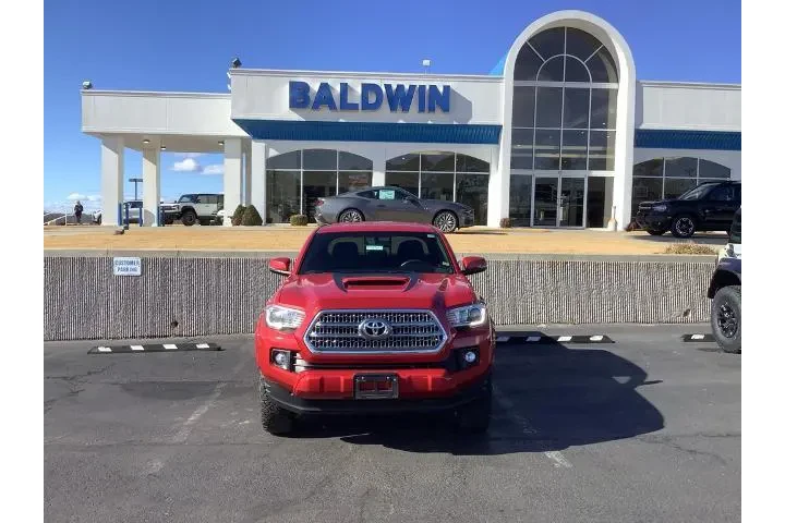 $29550 : Toyota Tacoma 2017 4x4 TRD S image 2