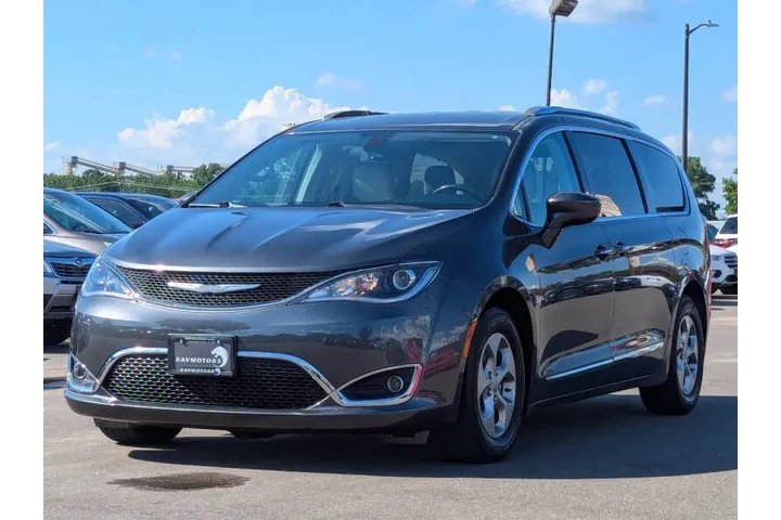 $14592 : 2017 Pacifica Touring-L Plus image 8