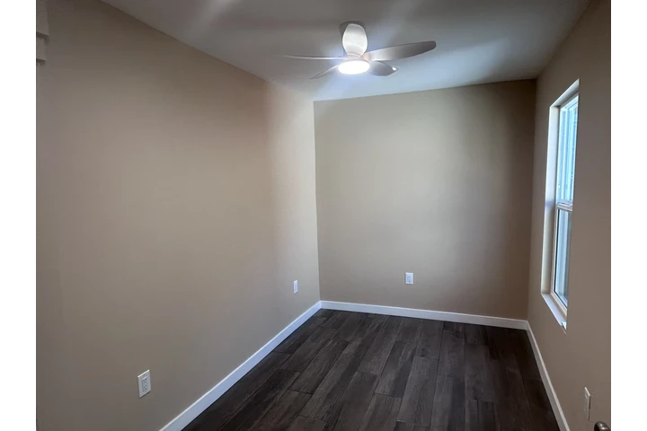 $2100 : Se Renta Casa en LA zip 90015 image 6