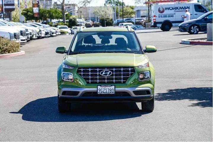 $20491 : Hyundai VENUE 2023 SEL 4dr C image 7