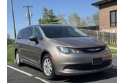 $7999 : 2017 Pacifica LX thumbnail