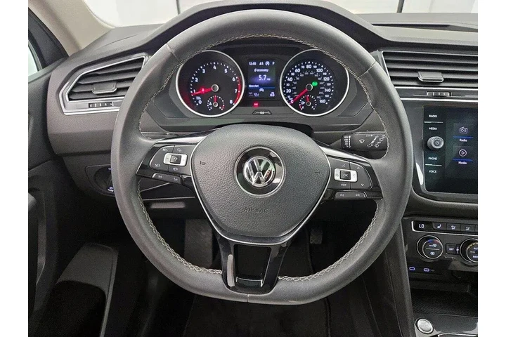 $20998 : Volkswagen Tiguan 2021 SE 4d image 10