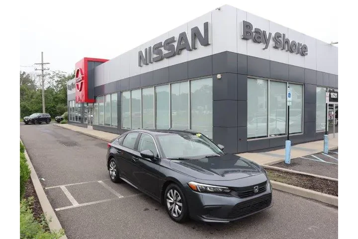 $20049 : Honda Civic 2024 LX 4dr Seda image 2