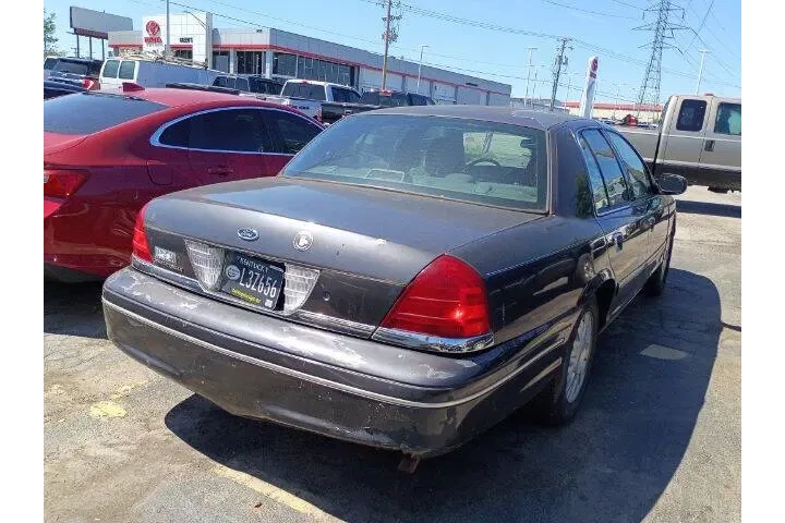$4800 : 2004 Crown Victoria LX image 3