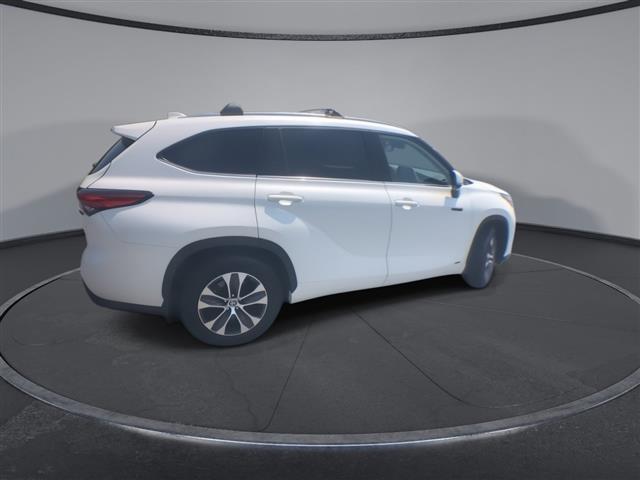 $36300 : PRE-OWNED 2021 TOYOTA HIGHLAN image 9