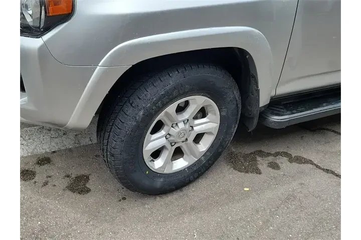 $33590 : Toyota 4Runner 2020 4x4 SR5 image 4