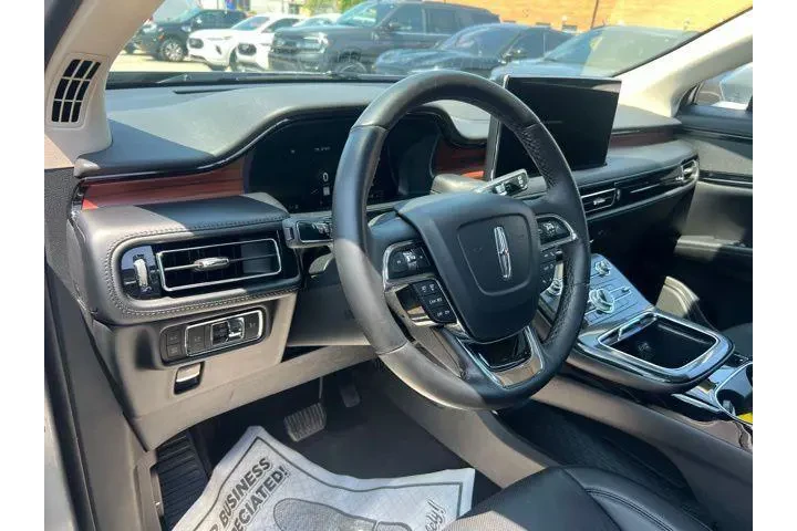 $39984 : Lincoln Nautilus 2023 AWD Re image 7
