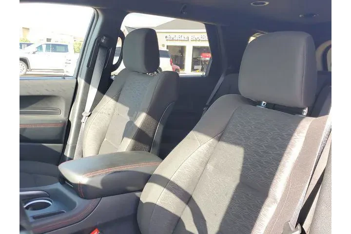 $37280 : Dodge Durango 2026 AWD GT 4d image 6