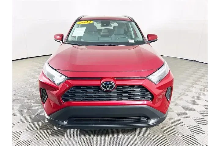 $24900 : Toyota RAV4 2023 XLE 4dr SUV image 2