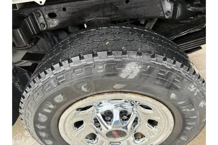 $21990 : 2015 GMC Sierra 3500HD image 10