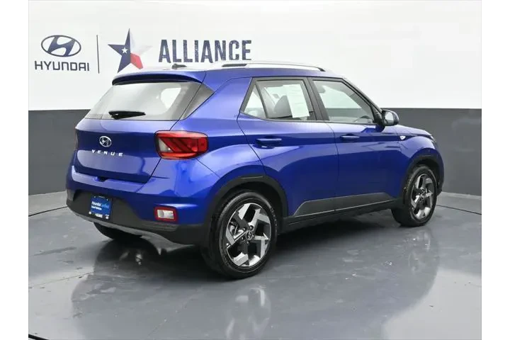 $19891 : Hyundai VENUE 2024 SEL 4dr C image 8