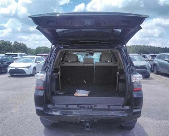 $33490 : PRE-OWNED 2023 TOYOTA 4RUNNER image 10