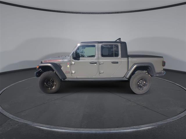 PRE-OWNED 2020 JEEP GLADIATOR image 5