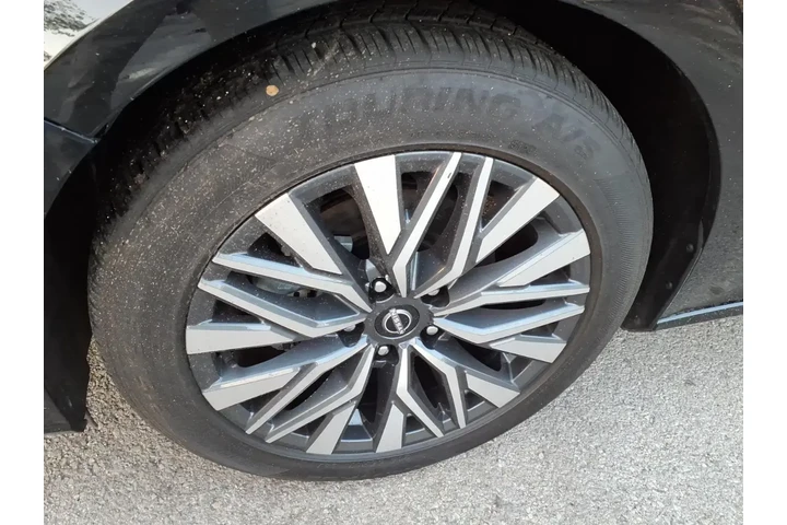 $21982 : Nissan Altima 2024 2.5 SV 4d image 8