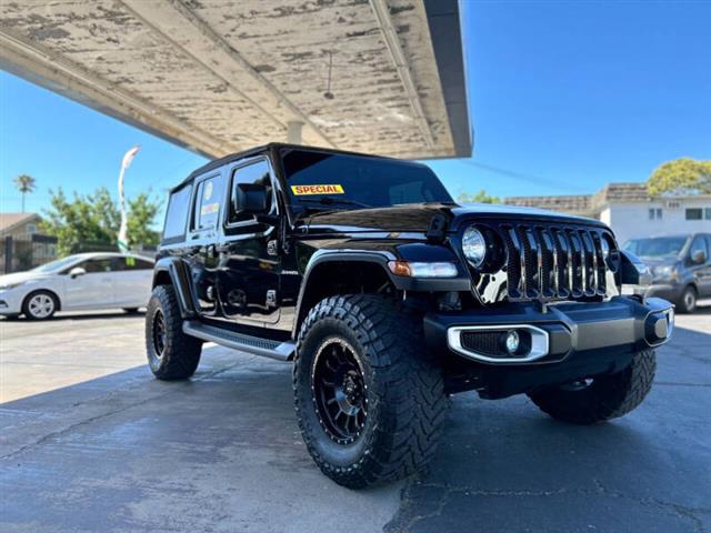 2018 Wrangler Unlimited Sahara image 1