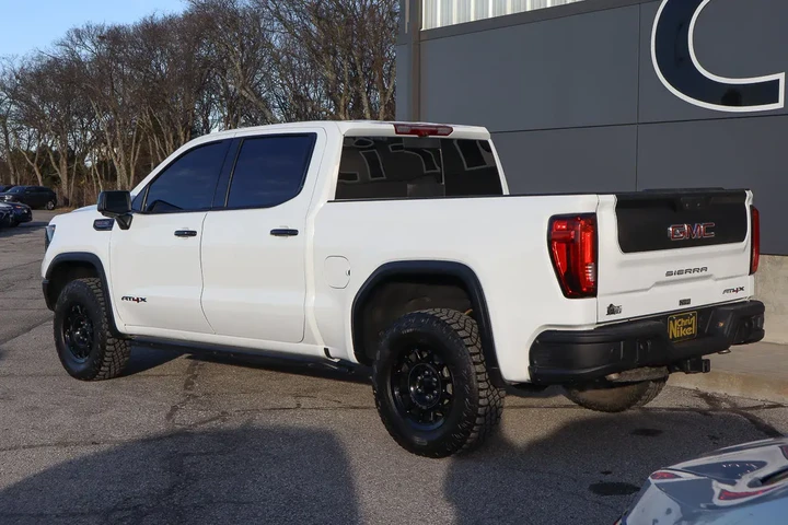 $62587 : 2023 Sierra 1500 4WD Crew Cab image 6