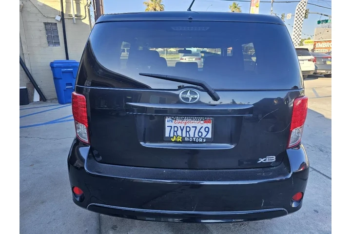 2015 xB 5-Door Wagon 5-Spd MT image 5