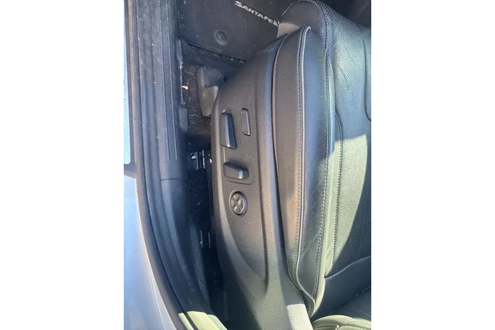 $27900 : Hyundai SANTA FE Plug-In Hyb image 5